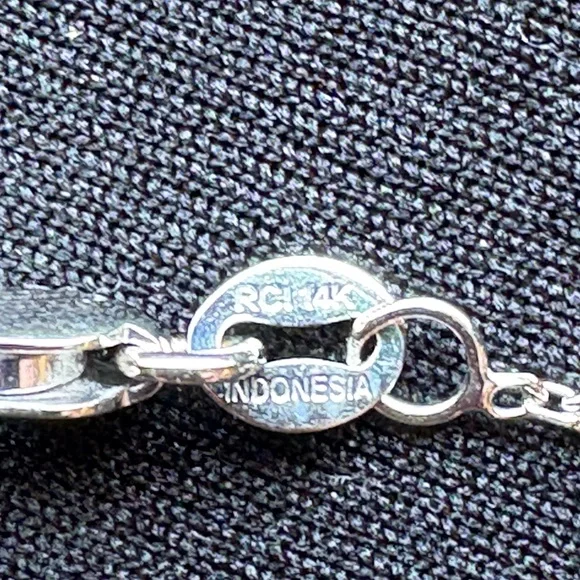 Na Hoku White Gold Bracelet - Picture 3 of 6